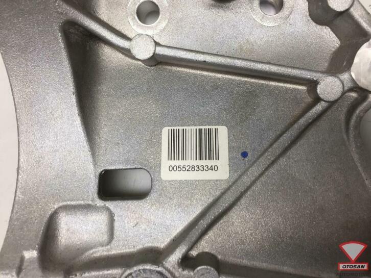 fiat 500x 2017 1.6 mjet dynamosteun dynamo steun 00552833340, Gebruikt, Stellantis Europe S.p.A., Ophalen of Verzenden, Info@stellantis.com