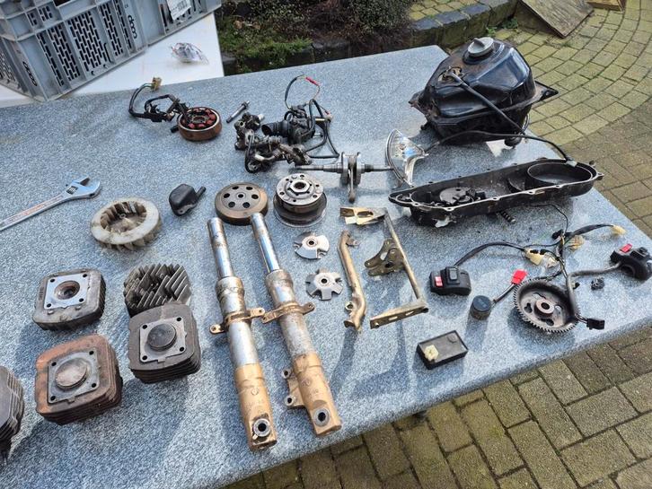 Honda x8rs onderdelen in partij of apart te koop, Fietsen en Brommers, Brommers | Honda, Gebruikt, Overige modellen, Ophalen