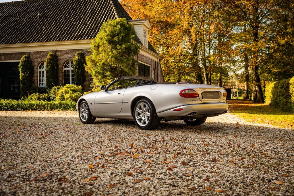 Jaguar XK8 4.0 V8 Convertible (294pk) Stunning condition | Y, Achterwielaandrijving, Gebruikt, Cabriolet, 4 stoelen