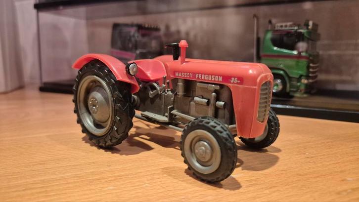 Massey Ferguson 35 MF Model, Hobby en Vrije tijd, Modelauto's | 1:32, Zo goed als nieuw, Tractor of Landbouw, Overige merken, Ophalen of Verzenden