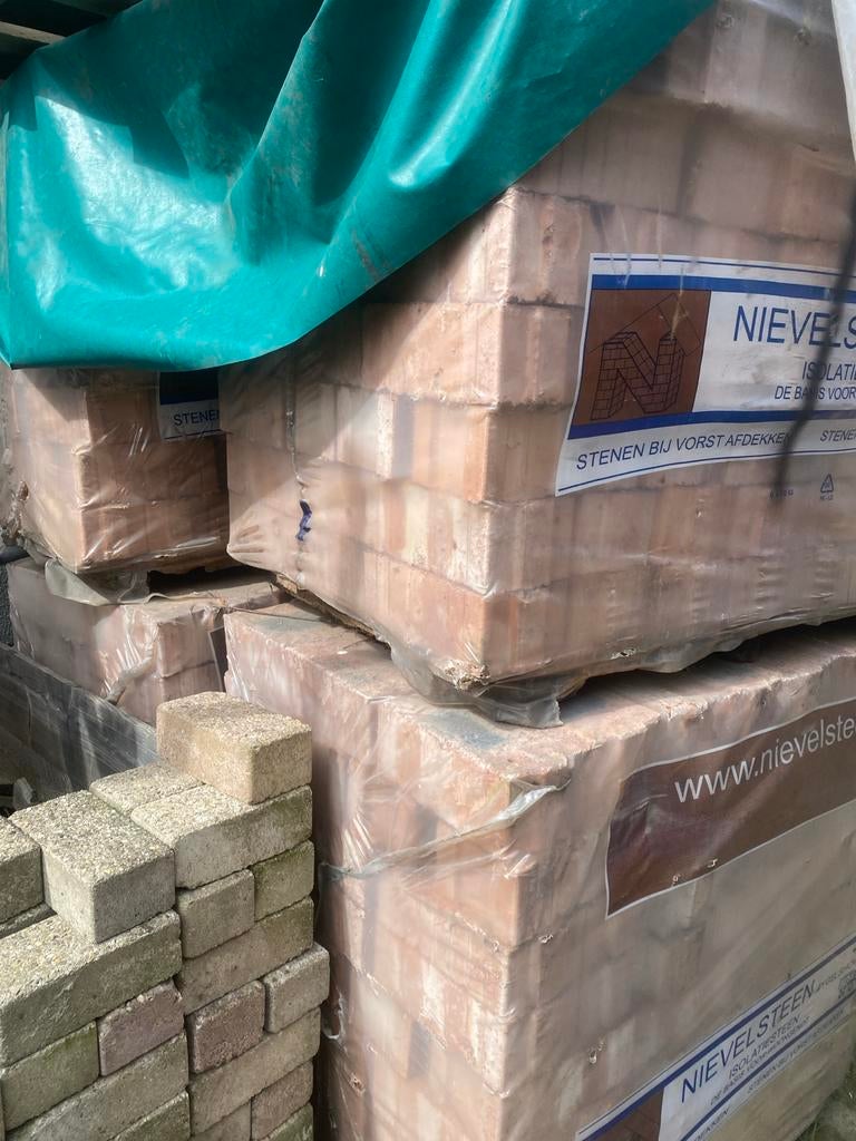 Nieuwe Isolatiesteen - 4 Pallets (948 stenen), Doe-het-zelf en Verbouw, Metselstenen, Ophalen of Verzenden, Nieuw, Bakstenen