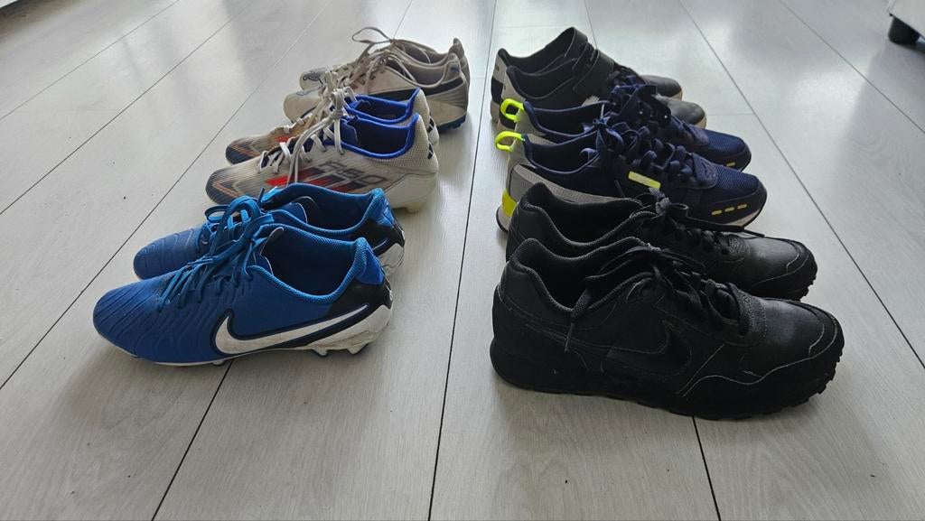 Pakket met (voetbal)schoenen maat 39,40, 41, Ophalen of Verzenden, Jongen of Meisje, Schoenen