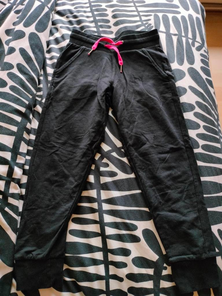 Sportbroek Osaga 128, Kinderen en Baby's, Kinderkleding | Maat 128, Meisje, Ophalen of Verzenden, Zo goed als nieuw, Sport- of Zwemkleding