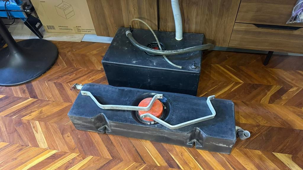 Schoon- en vuilwatertank voor camper, Caravans en Kamperen, Camper-accessoires, Ophalen, Gebruikt