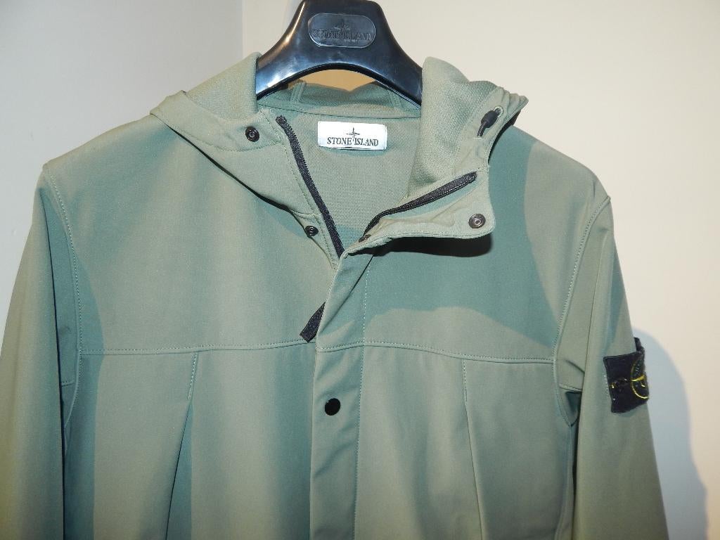 Stone Island soft shell jas vorige collectie kaki tint badge, Overige kleuren, Verzenden, Maat 48/50 (M), Stone Island