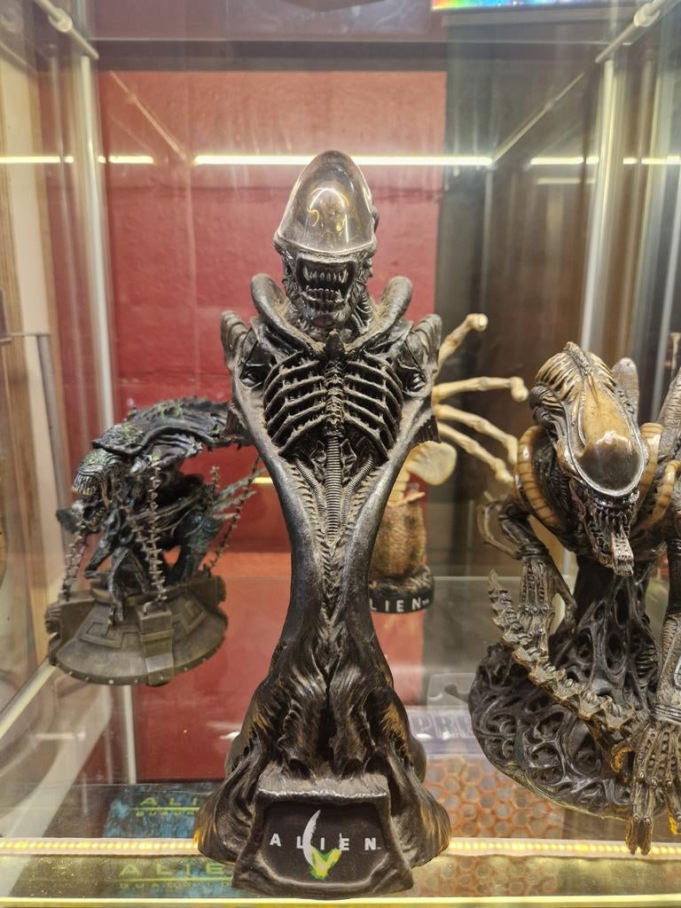 Hot Toys  ALIEN Bust, Ophalen of Verzenden, Gebruikt, Film, Actiefiguur of Pop