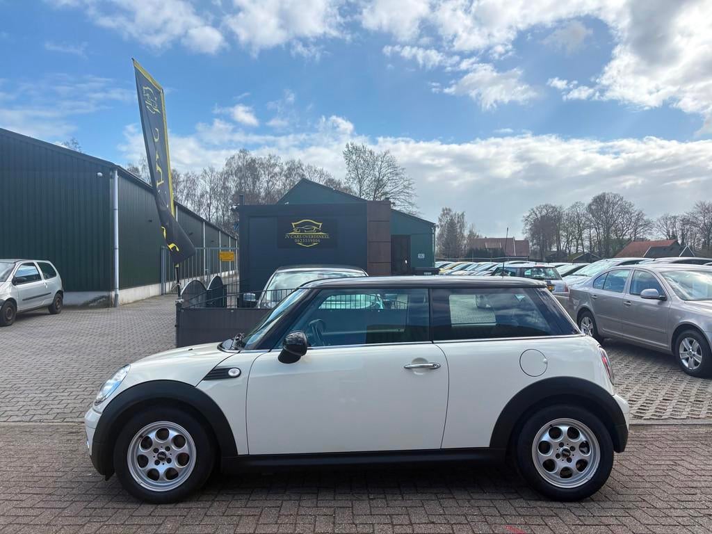 Mini Mini 1.6 Cooper Chili ,AIRCO,PANORAMADAK,MULTIMEDIA,ELE, Voorwielaandrijving, Gebruikt, 750 kg, 4 cilinders