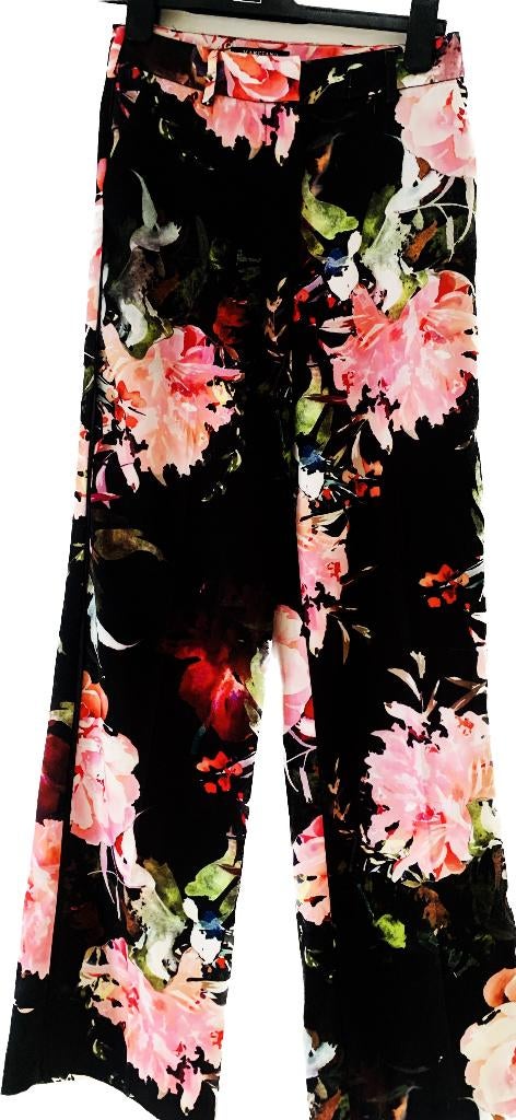 hippe broek met rechte pijpen van Marciano maat 34, Zwart, Ophalen of Verzenden, Zo goed als nieuw, Marciano