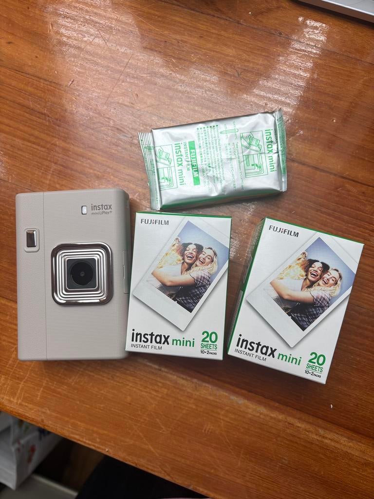 Instax mini Liplay+ met 50x fotopapier, Compact, Ophalen of Verzenden, Zo goed als nieuw, Overige Merken