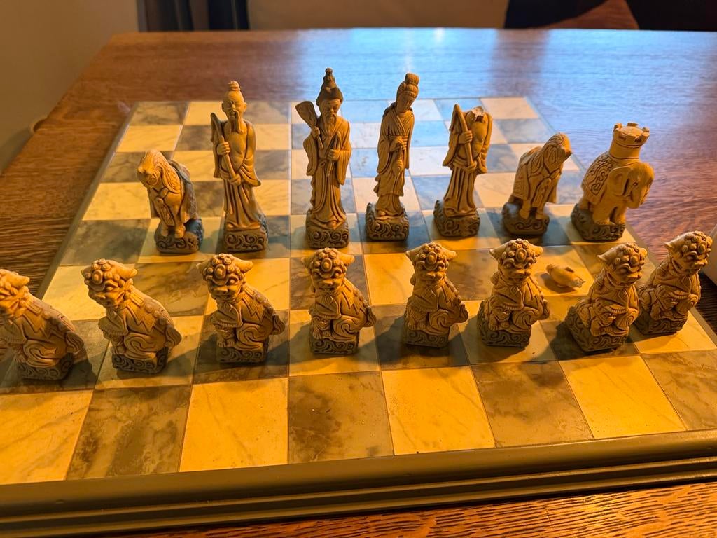 Antiek Aziatisch schaakspel, Een of twee spelers, Ophalen, Gebruikt