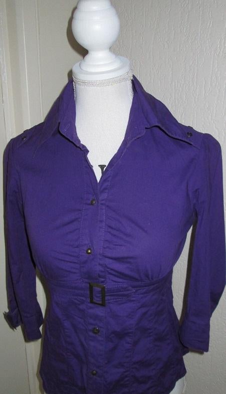 Paarse blouse met gesp., Kleding | Dames, Ophalen of Verzenden, Nieuw, Maat 34 (XS) of kleiner, Paars