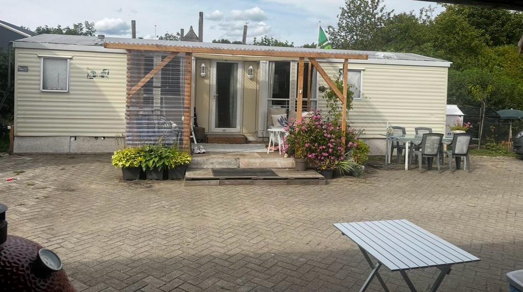 Stacaravan 2 slaapkamers 2 wc’s 11x3.68meter, Caravans en Kamperen, Tot en met 6