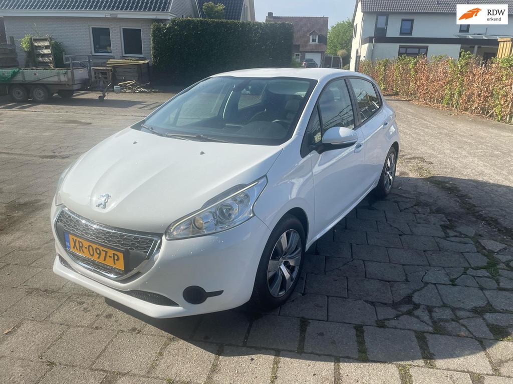 Peugeot 208 1.2 PureTech Style Pack, Voorwielaandrijving, Stof, Gebruikt, 1199 cc