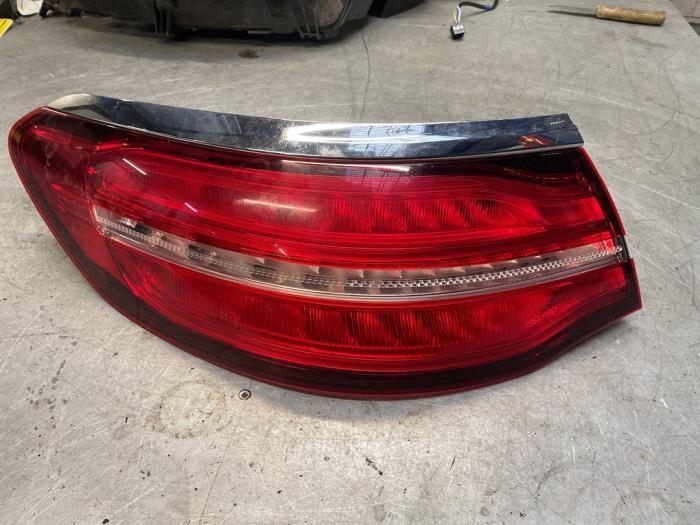 Achterlicht links van een Mercedes GLC-Klasse, Gebruikt, -, Ophalen of Verzenden, -