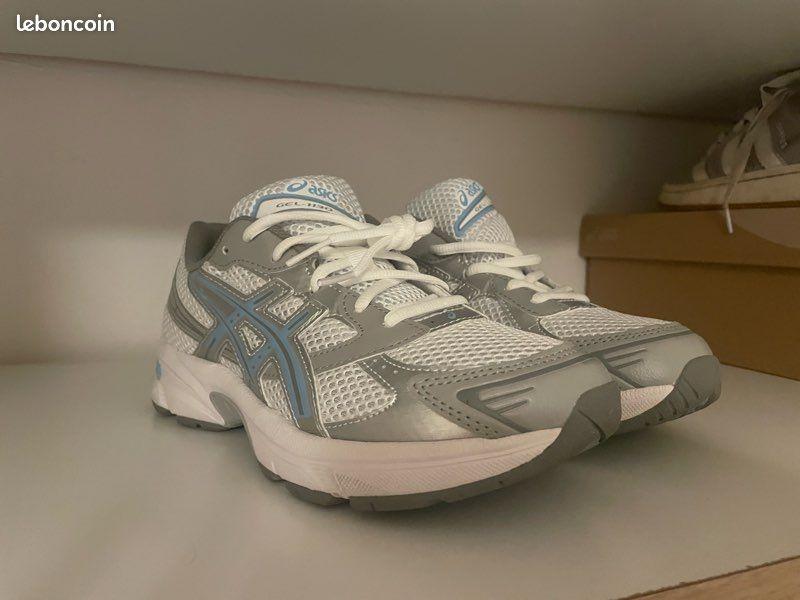 ASICS Gel-1130 Lichtblauw - Maat 39, Kleding | Dames, Schoenen, Blauw, Ophalen of Verzenden, Sneakers of Gympen, Gedragen