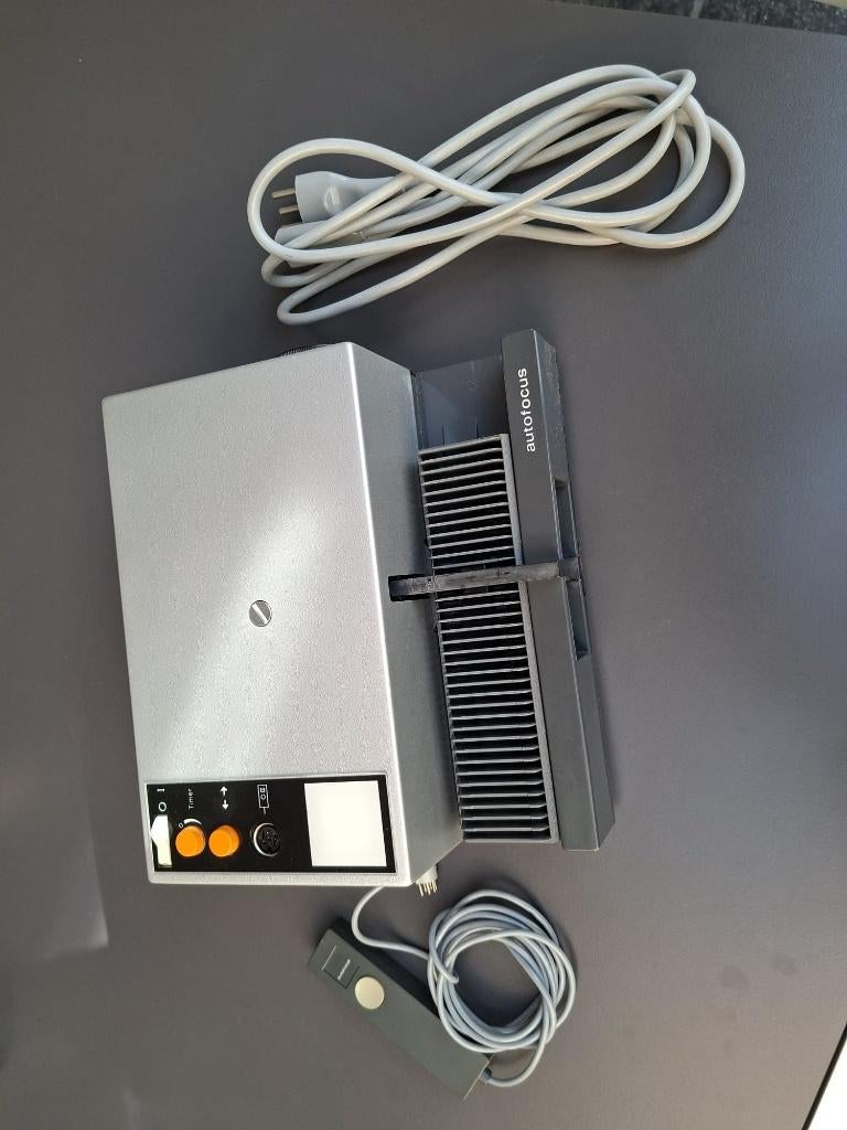 Rollei P 350 AF autofocus, met afstandsbediening, Audio, Tv en Foto, Diaprojectors, Ophalen of Verzenden, Gebruikt