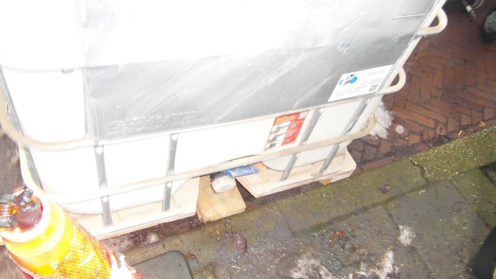 ibc 6oo liter, 150 liter of meer, Ophalen, Zo goed als nieuw, Met kraantje