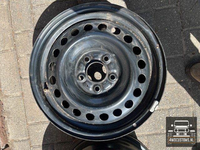velgen  16 inch toyota hi lux   4 stuks SET  € 130, Auto-onderdelen, Banden en Velgen, Gebruikt, -, -, Banden en Velgen
