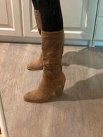 Bruine vegan suède laarzen met open details, Ophalen of Verzenden, Zo goed als nieuw, Bruin, Hoge laarzen
