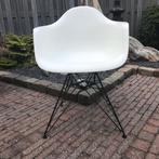 IZGS Vitra DAR Eames plastic chair wit stoel, Wit, Ophalen of Verzenden, Zo goed als nieuw, Nvt