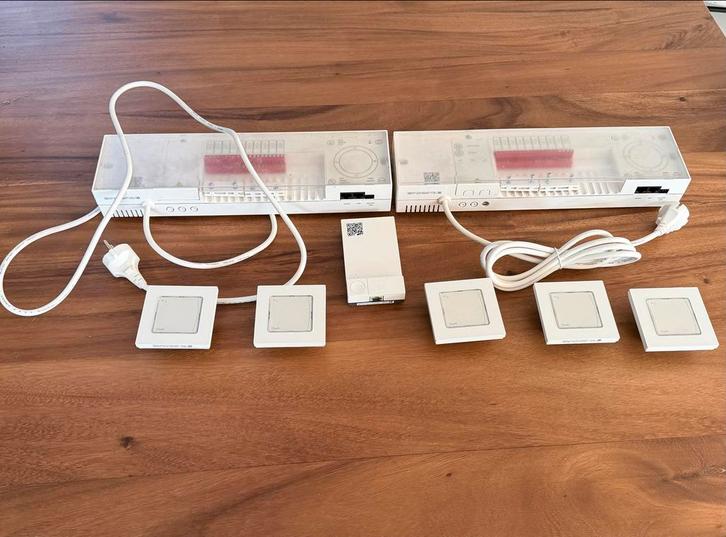 Danfoss vloerverwarming zoneregeling met 5 thermostaten, Doe-het-zelf en Verbouw, Thermostaten, Gebruikt, Slimme thermostaat, Ophalen of Verzenden