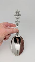 Hollands zilveren geboortelepel uit 1929!. Motief: boerin., Verzenden, Zilver