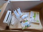 Wii Fit compleet met Controlers, Spelcomputers en Games, Spelcomputers | Nintendo Wii, Ophalen, Zo goed als nieuw, Met 2 controllers