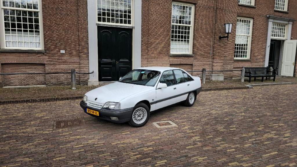 Opel Omega A - Belastingvrij - Automaat, Auto's, Opel, Automaat, 4 cilinders, Origineel Nederlands, Sedan
