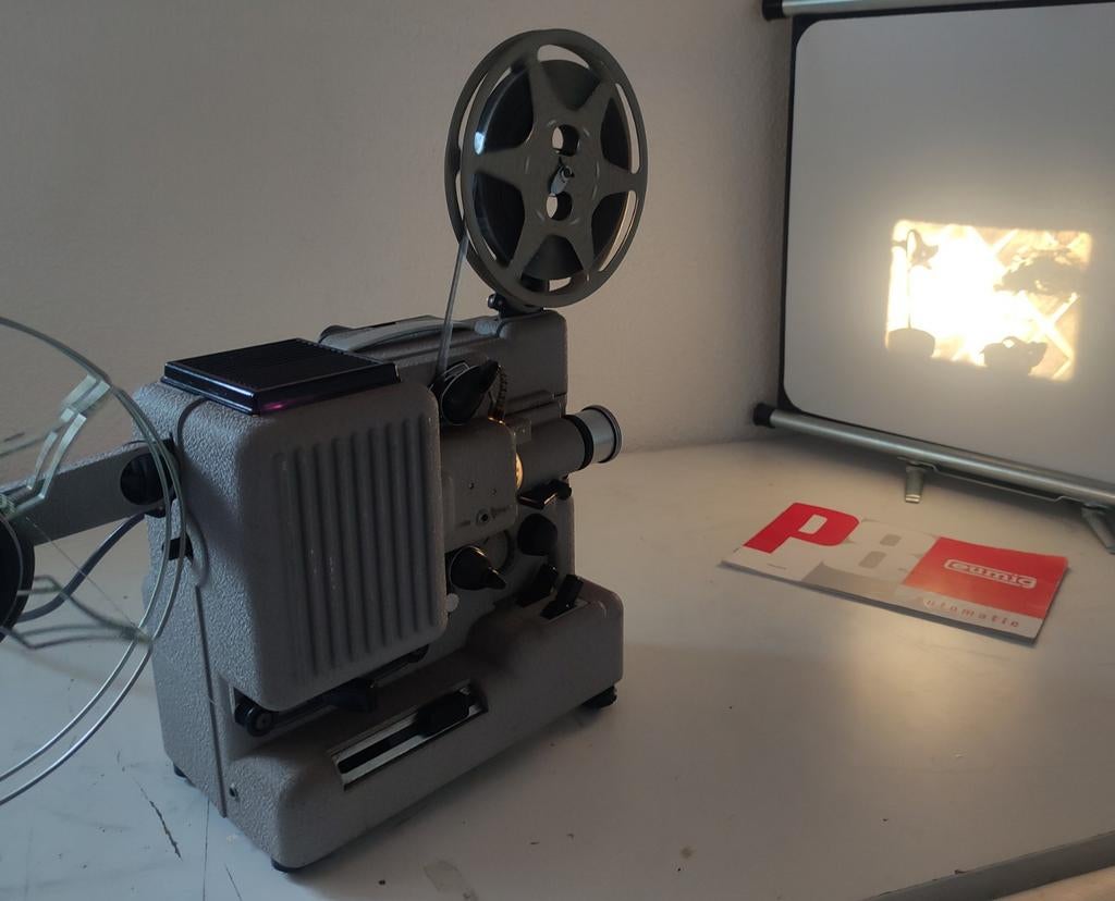 EUMIG P8 FILMPROJECTOR VOOR DE 8mm FILMS, Verzamelen, Ophalen of Verzenden, 1960 tot 1980