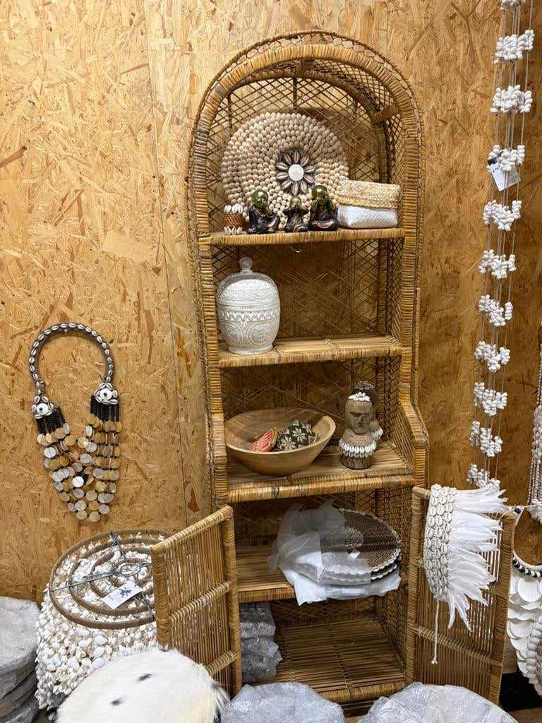 Rotan boog kast met deurtjes, Huis en Inrichting, Ophalen of Verzenden, Zo goed als nieuw