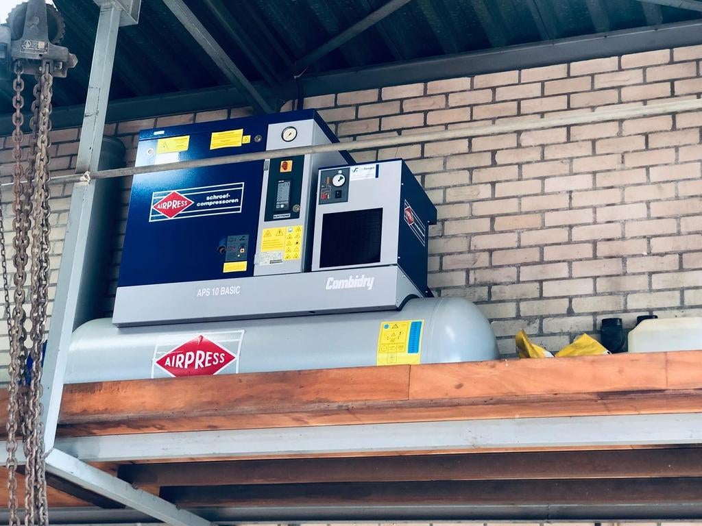 Airpress Schroefcompressor APS 10 Basic met persluchtdroger, 100 liter of meer, Ophalen, Zo goed als nieuw