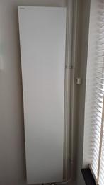 Mooi radiator vlakke uitvoering type 20. 2 stuks, Ophalen, Zo goed als nieuw, Radiator, 30 tot 80 cm