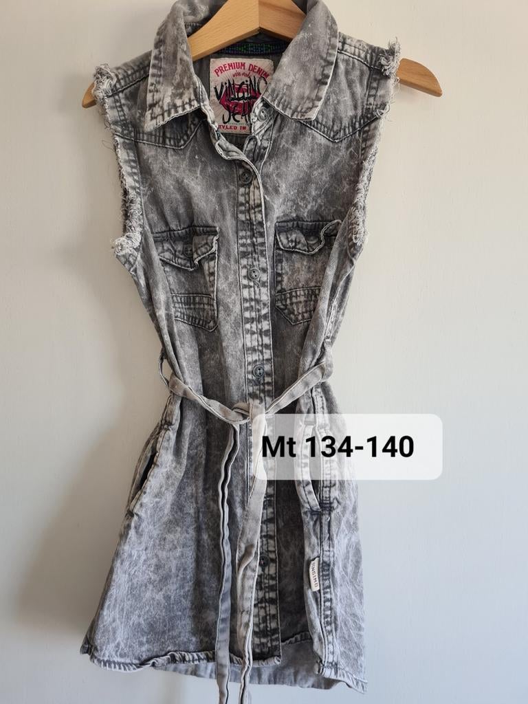 Vingino grijs spijkerstof jurkje 
Maat 134-140, Kinderen en Baby's, Kinderkleding | Maat 134, Meisje, Ophalen of Verzenden, Zo goed als nieuw