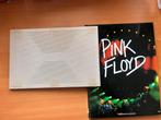 💗 PINK FLOYD BOEK en TEGEL.. izgst💗, Ophalen of Verzenden, Zo goed als nieuw, Artiest