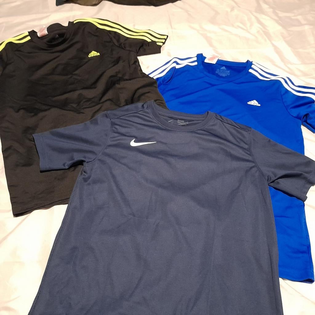 Complete set van 3 sport T shirts 2x Adidas en 1x nike, Kinderen en Baby's, Kinderkleding | Maat 164, Jongen of Meisje, Sport- of Zwemkleding