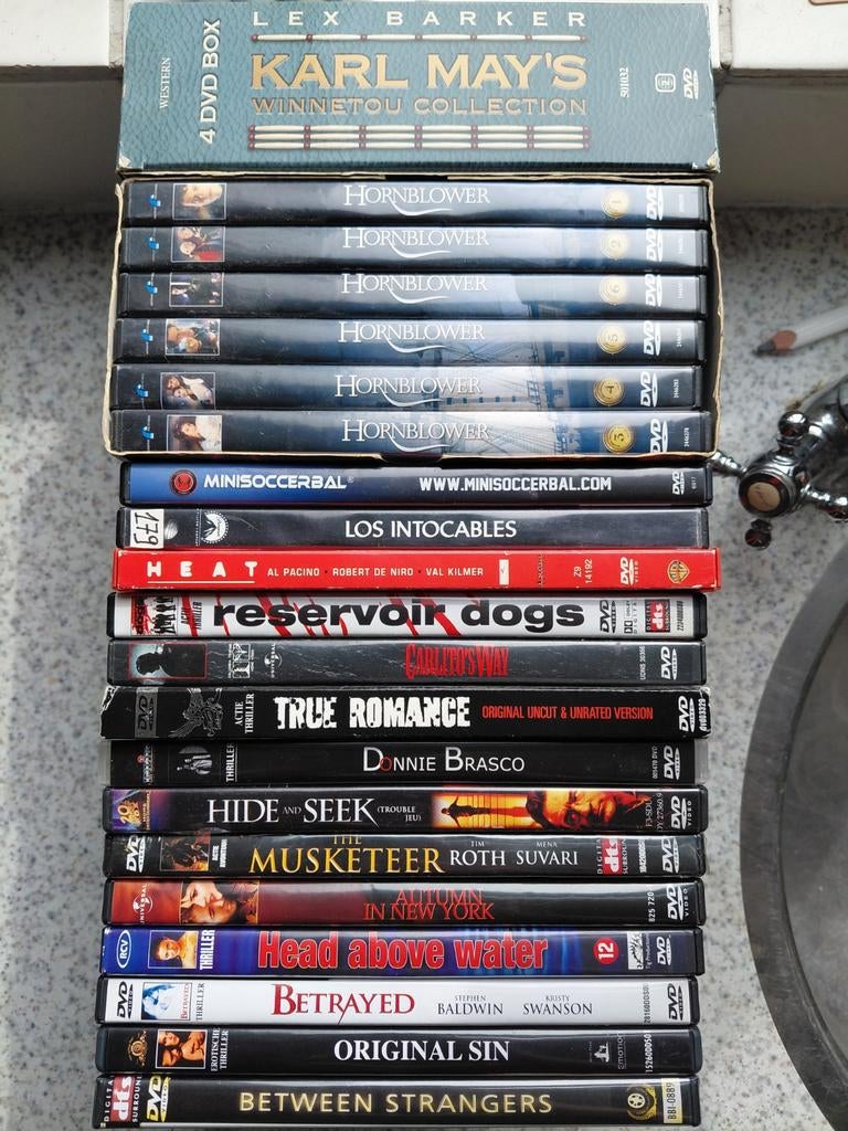Stapel dvd's: Winnetou, Hornblower, Heat en meer, Ophalen