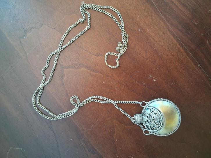 Vintage Ketting met parfum Hanger, Sieraden, Tassen en Uiterlijk, Kettingen, Gebruikt, Overige materialen, Zilver, Met hanger