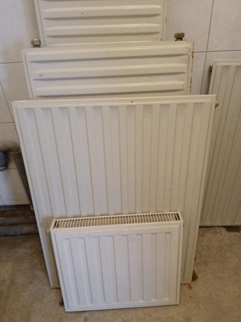 Diverse radiatoren, Doe-het-zelf en Verbouw, Verwarming en Radiatoren, Ophalen, 60 tot 150 cm, Radiator, 30 tot 80 cm