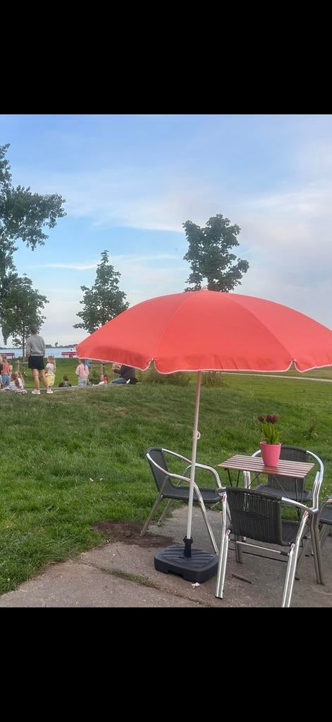 Parasols 3 stuks, Tuin en Terras, Parasols, Zo goed als nieuw, Parasolvoet, 1 tot 2 meter, Ophalen of Verzenden