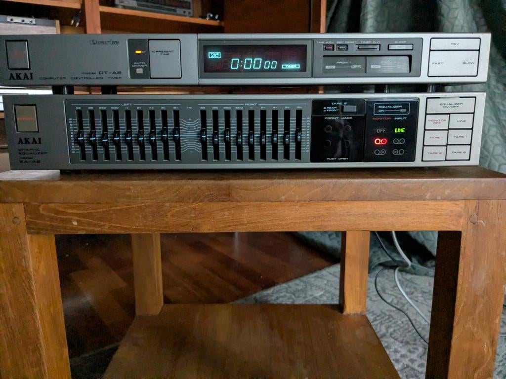 AKAI Equalizer EA-A2 met AKAI Timer DT-A2., Ophalen of Verzenden, Gebruikt