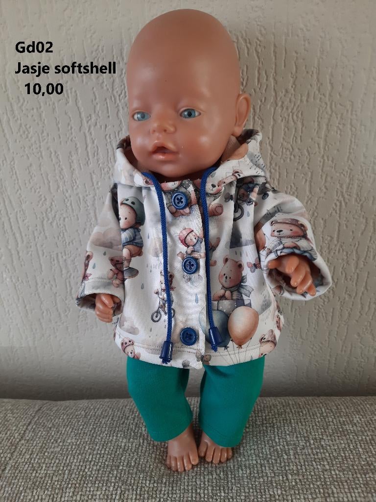 Poppenkleertjes baby born. Softshell jasje. Opbrengst KiKa., Ophalen, Nieuw, Babypop