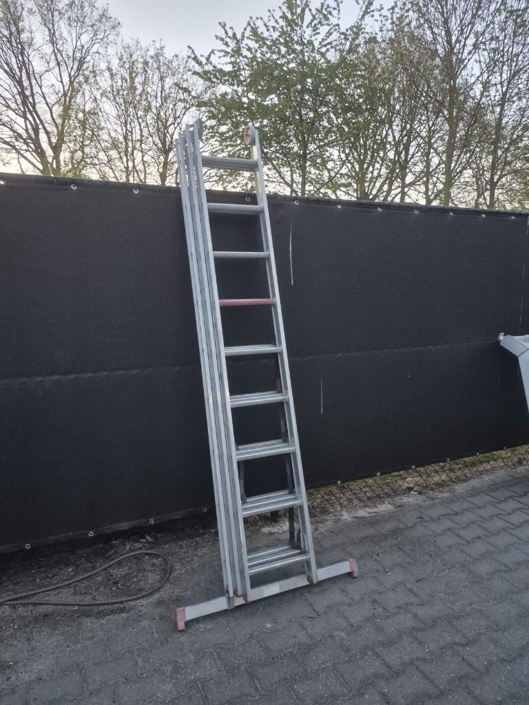 Altrex 9 sport driedelige ladder, Doe-het-zelf en Verbouw, Ophalen, Gebruikt, Ladder, 4 meter of meer