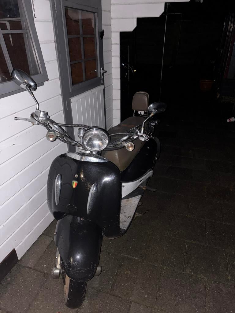Retro scooter, modena dls2 geel kenteken, opknapper, Fietsen en Brommers, Ophalen, Gebruikt, Benzine, Overige merken