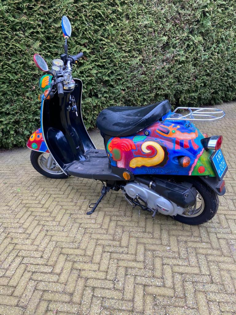 Uniek exemplaar YIYING ROMA scooter/Clemens Briels, Ophalen, Zo goed als nieuw, Benzine, Overige merken