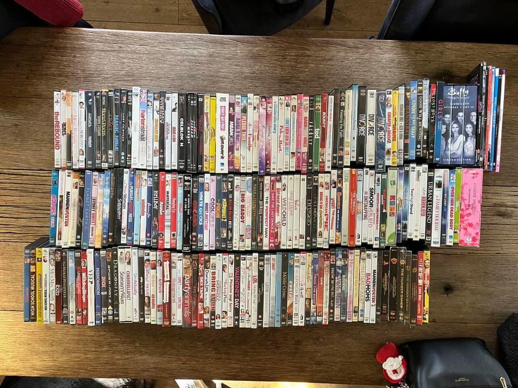 Minimaal 200 dvd’s diverse titels. Bieden., Alle leeftijden, Ophalen, Zo goed als nieuw, Overige genres