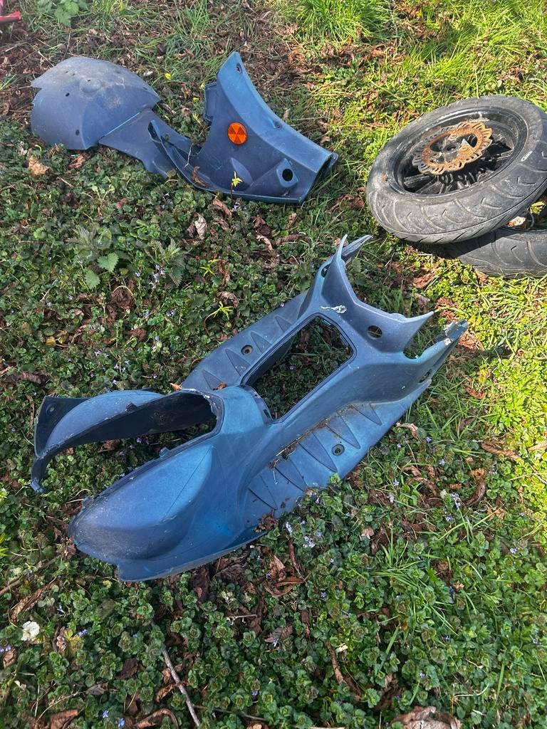 Peugeot Ludix onderdelen op te halen voor krat bier, Ophalen of Verzenden, Gebruikt, Overige typen, Peugeot