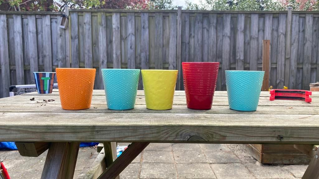 Collectie kleine gekleurde potjes, Tuin en Terras, Steen, Minder dan 30 cm, Rond, Ophalen of Verzenden