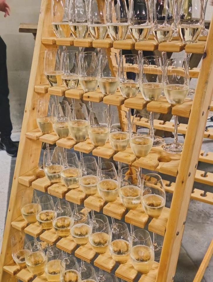 Champagnetrap - Verhuur - Bruiloft of event, Hobby en Vrije tijd, Feestartikelen | Verhuur, Geboorte of Huwelijk, Ophalen