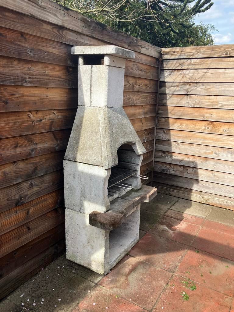 Betonnen BBQ, Ophalen, Gebruikt