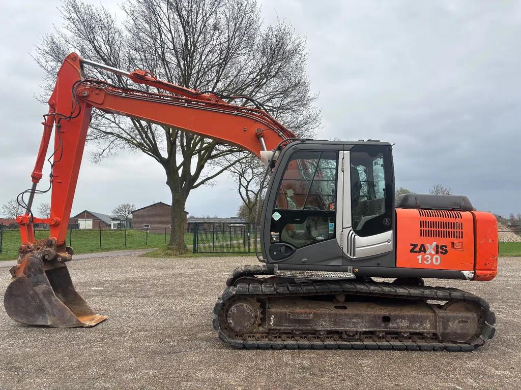 Hitachi ZX130-3 Rupskraan graafmachine (bj 2009), Graafmachine